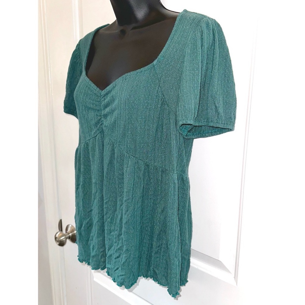 Maurice’s blue short sleeve top - Picture 2 of 4